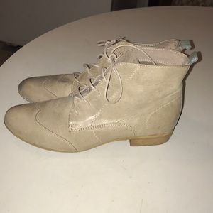 Van  Dalen Ankle Boots